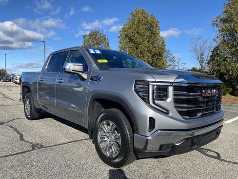 Used 2025 GMC Sierra 1500 SLT image 1