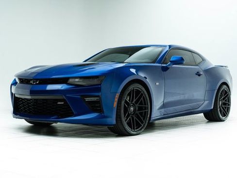 Used 2017 Chevrolet Camaro SS image 8