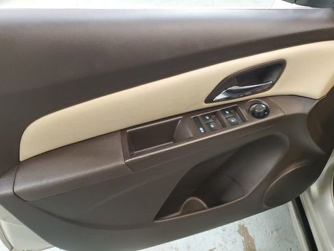 Used 2014 Chevrolet Cruze LT w/ Enhanced Safety Package image 11