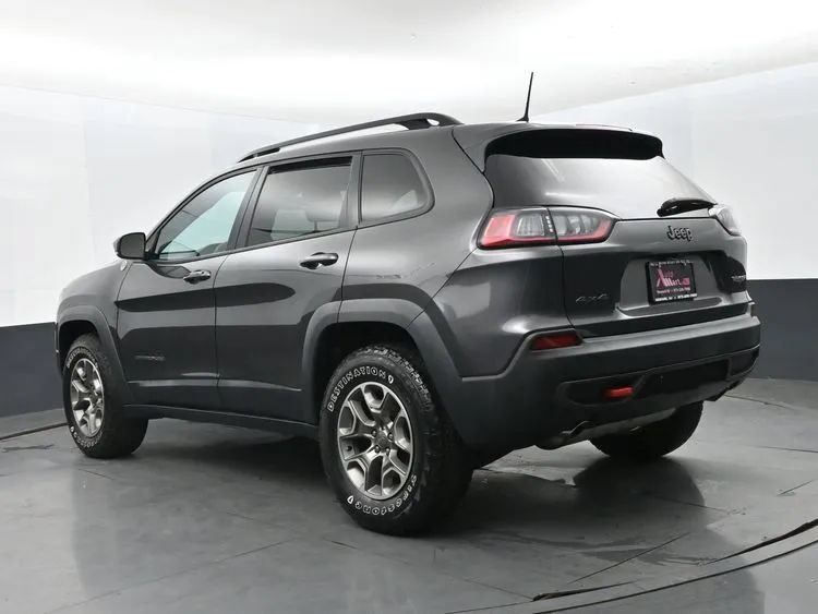 Used 2022 Jeep Cherokee Trailhawk w/ Premium Leather Package AWD/4WD image 9