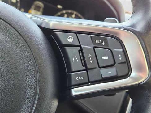 Used 2019 Jaguar F-PACE Prestige AWD/4WD image 21