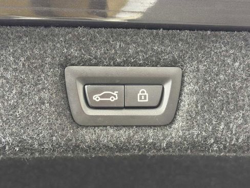 Used 2019 BMW 530i w/ Convenience Package image 17