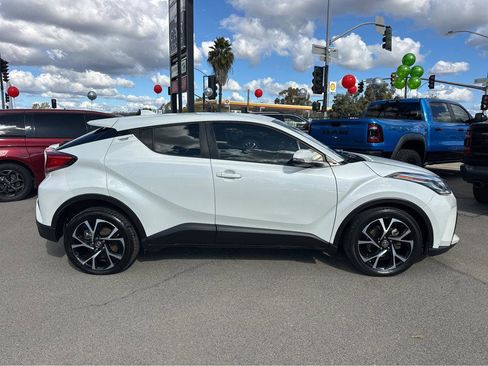 Used 2021 Toyota C-HR XLE image 37