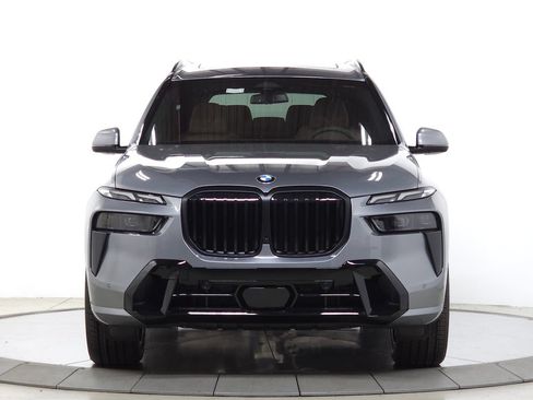 Used 2027 BMW X7 xDrive40i w/ M Sport Package AWD/4WD image 2