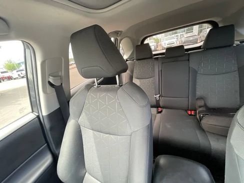 Used 2022 Toyota RAV4 XLE w/ Convenience Package AWD/4WD image 9