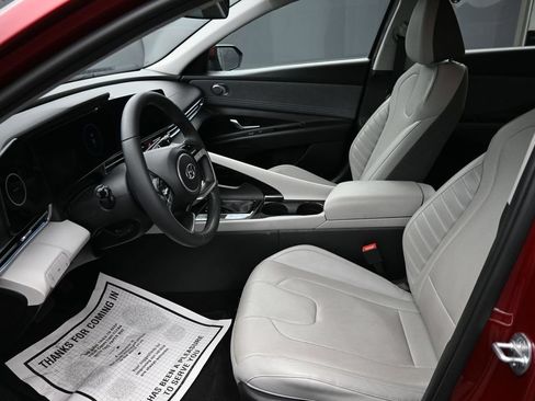 Used 2023 Hyundai Elantra Limited FWD image 11
