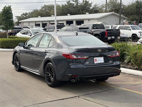 Certified 2025 Toyota Camry SE image 5