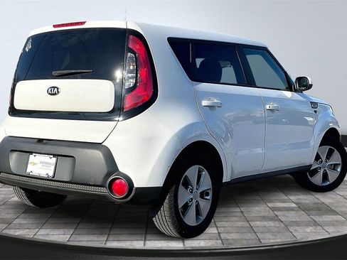 Used 2016 Kia Soul image 2