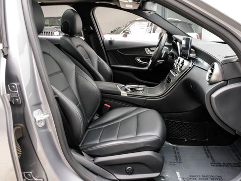 Used 2015 Mercedes-Benz C 400 4MATIC image 32
