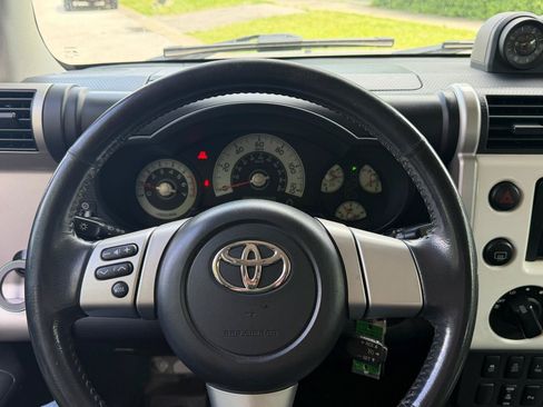Used 2010 Toyota FJ Cruiser 4WD image 15