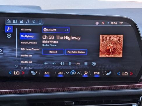 Used 2025 Chevrolet Traverse Z71 image 17