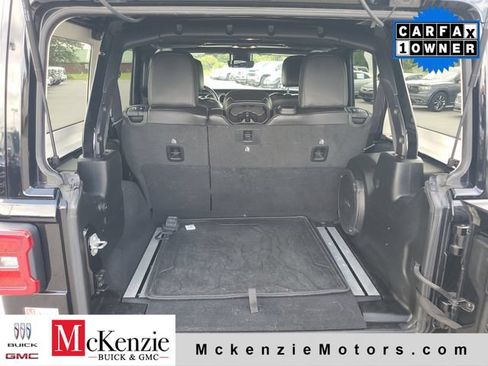 Used 2022 Jeep Wrangler Unlimited Sahara w/ LED Lighting Group AWD/4WD image 30