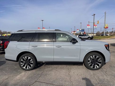 New 2026 Ford Expedition Platinum w/ Driver's Package image 2