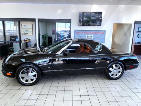 Used 2003 Ford Thunderbird image 2