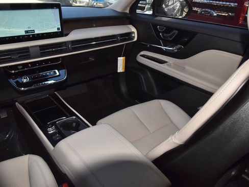 New 2026 Lincoln Corsair Reserve image 17