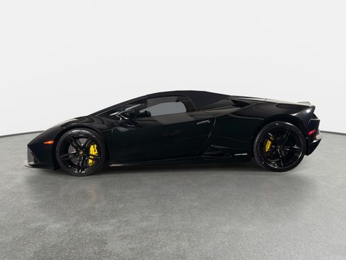 Used 2023 Lamborghini Huracan EVO RWD image 13