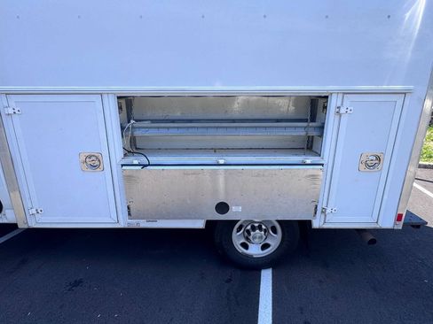 Used 2014 Chevrolet Express 3500 RWD image 13