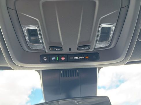 Used 2024 Chevrolet Silverado 2500 Custom image 41