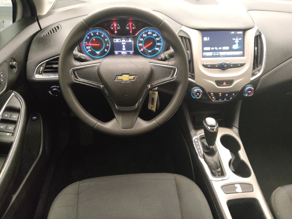 Used 2018 Chevrolet Cruze LS FWD image 22