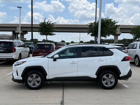 Used 2024 Toyota RAV4 XLE AWD/4WD image 7