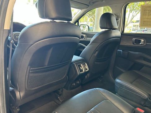 Used 2022 Kia Sorento EX FWD image 36