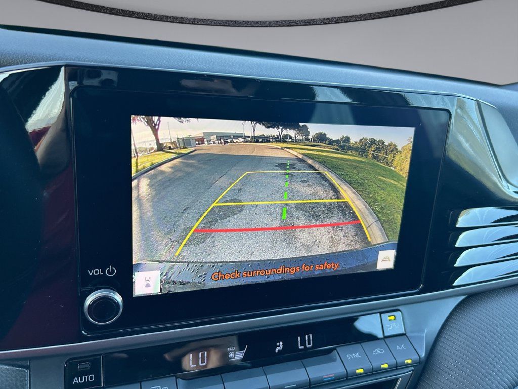 Used 2025 Toyota Camry SE FWD image 24