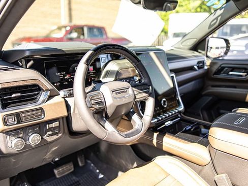 Used 2026 GMC Yukon Denali Ultimate AWD/4WD image 19