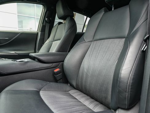 Used 2021 Toyota Venza XLE AWD/4WD image 22