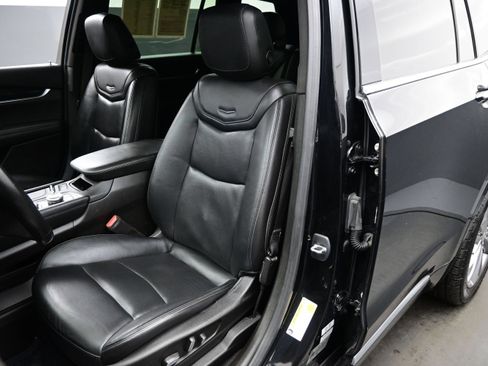 Used 2023 Cadillac XT6 Premium Luxury FWD image 11