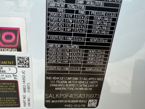Certified 2025 Land Rover Range Rover SE AWD/4WD image 20