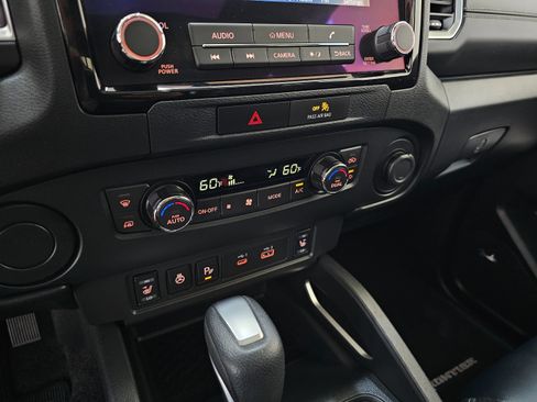 Used 2022 Nissan Frontier SV w/ SV Premium Package RWD image 38