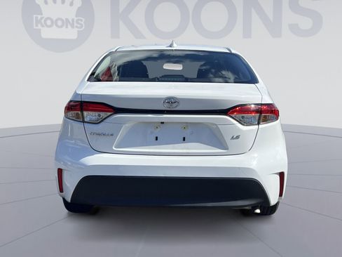 Used 2025 Toyota Corolla LE image 5