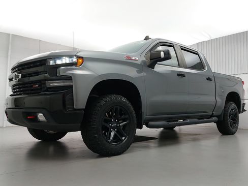 Used 2021 Chevrolet Silverado 1500 LT Trail Boss w/ Convenience Package II AWD/4WD image 1