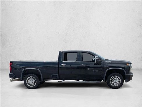 Used 2020 Chevrolet Silverado 3500 High Country w/ Technology Package AWD/4WD image 4