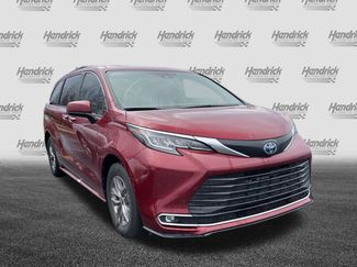 Used 2023 Toyota Sienna XLE video 2