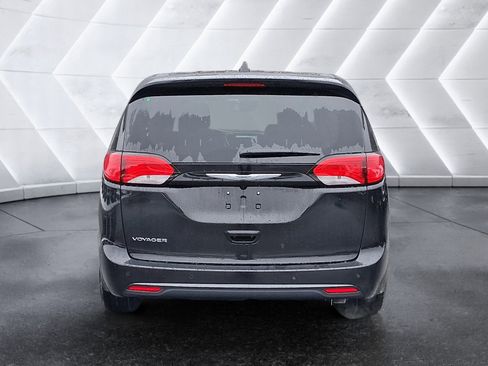 New 2026 Chrysler Voyager LX image 5