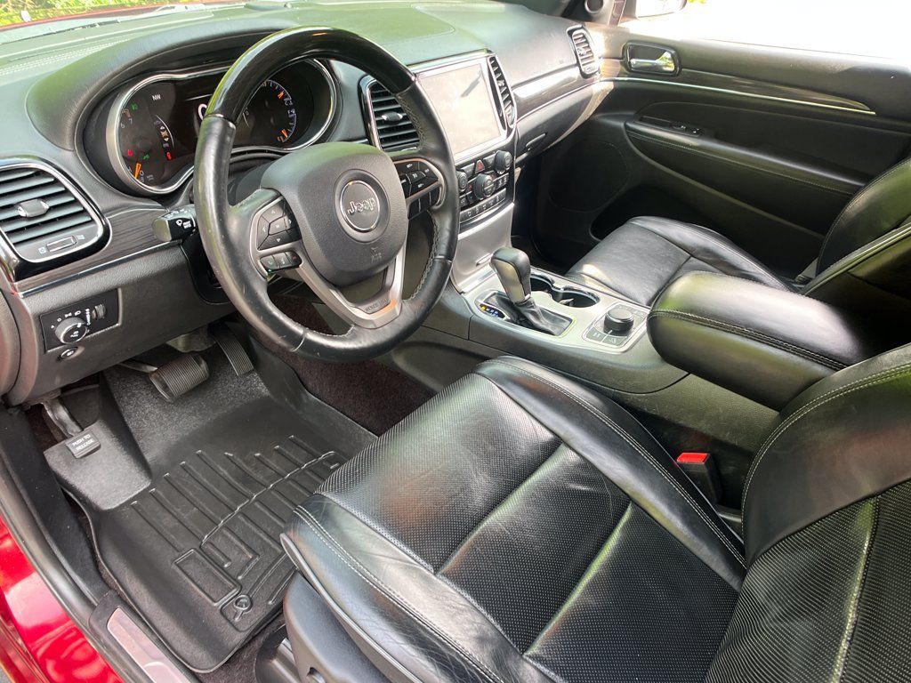 Used 2019 Jeep Grand Cherokee Overland AWD/4WD image 10