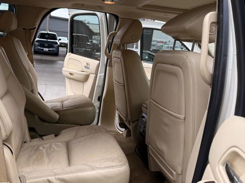 Used 2008 Cadillac Escalade AWD image 16