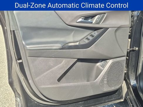Certified 2025 Chevrolet Equinox LT w/ Convenience Package II AWD/4WD image 10