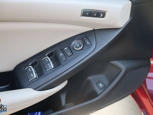 Used 2022 Honda Accord Touring image 13