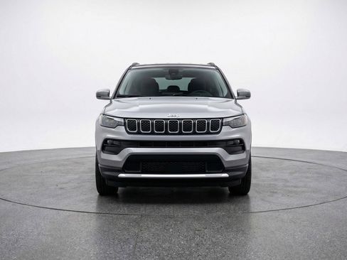 Used 2025 Jeep Compass Limited AWD/4WD image 2