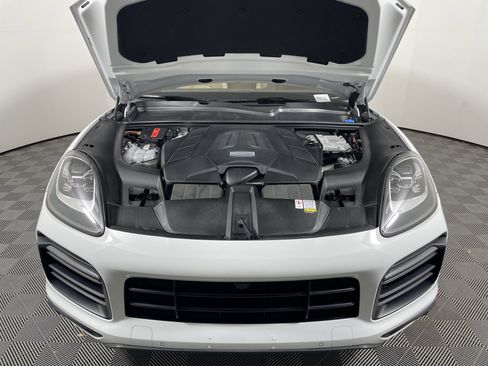Certified 2023 Porsche Cayenne Platinum Edition AWD/4WD image 22