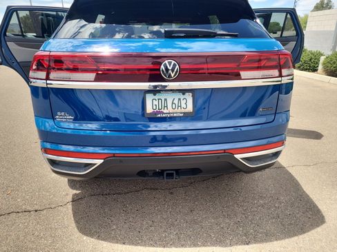 Certified 2025 Volkswagen Atlas Cross Sport SEL AWD/4WD image 24