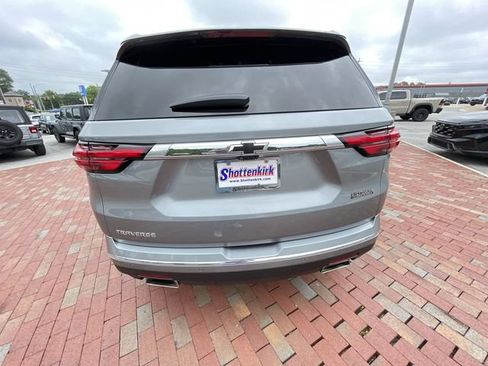 Used 2023 Chevrolet Traverse High Country FWD image 34