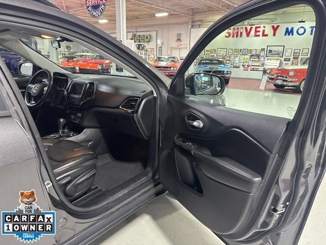Used 2019 Jeep Cherokee Latitude Plus AWD/4WD image 45