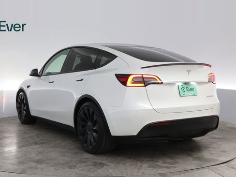 Used 2023 Tesla Model Y Performance AWD/4WD image 17