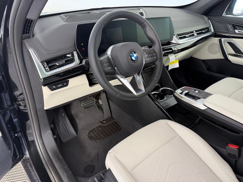 Used 2026 BMW X1 xDrive28i w/ Technology Package AWD/4WD image 4