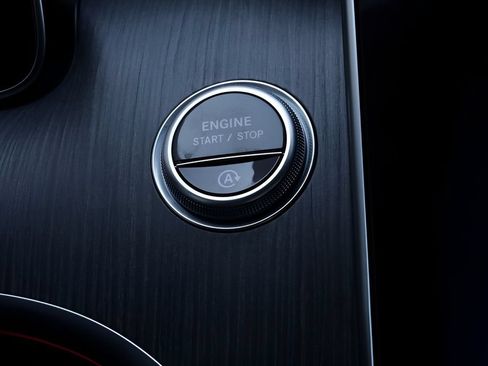 Used 2022 Mercedes-Benz C 300 4MATIC Sedan image 33
