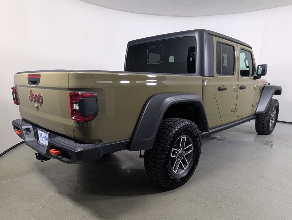 Used 2026 Jeep Gladiator Mojave AWD/4WD image 8