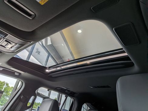 New 2025 Lexus LX 700h Luxury w/ Appearance Package AWD/4WD image 17